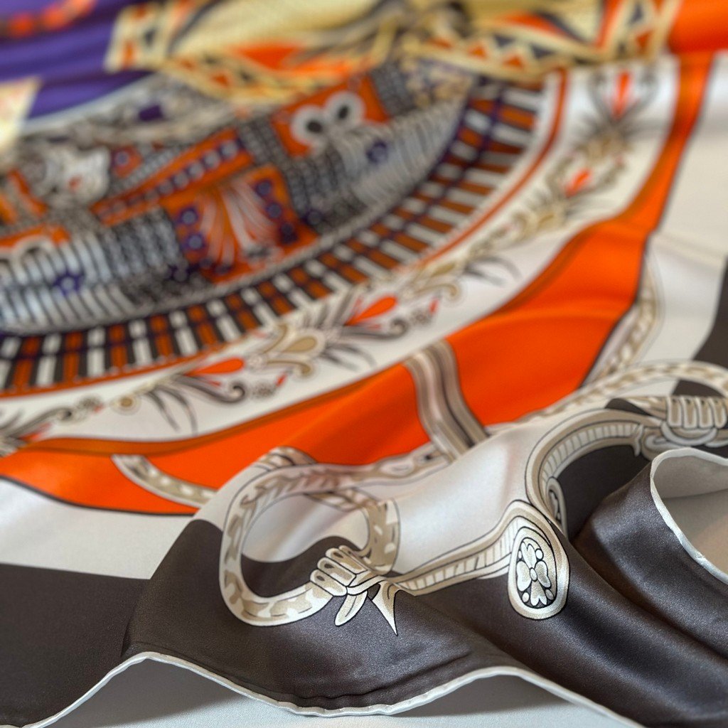 Silk Scarf Havana (Grey)