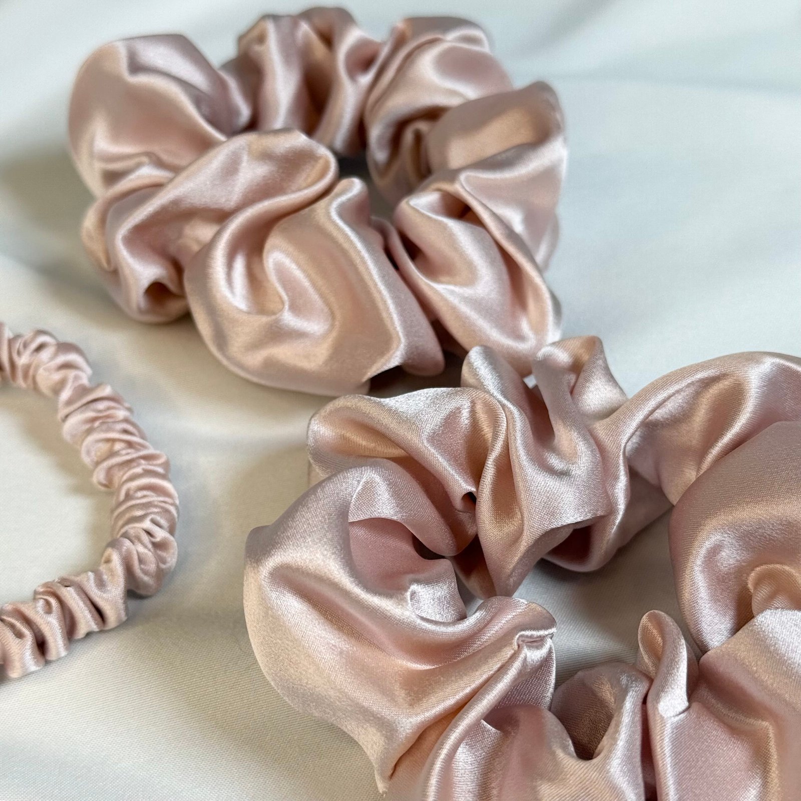 Silk Scrunchie Pink